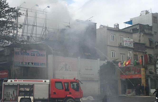 Hà Nội: Cháy nhà trên phố Bạch Mai, nhiều người hoảng loạn