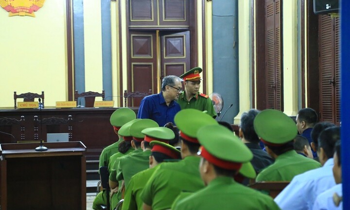 Đại án VNCB: Ngụy tạo hồ sơ vay ngàn tỷ vì bị thúc ép tăng vốn điều lệ