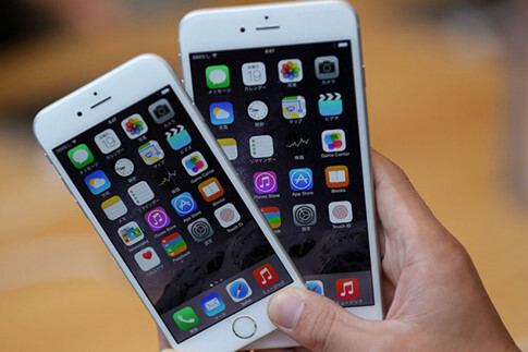 Chính phủ Mỹ yêu cầu Apple có câu trả lời về vụ làm chậm iPhone