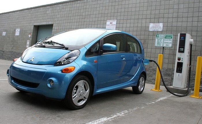 Bộ Công thương và Mitsubishi Motors hợp tác nghiên cứu ô tô điện