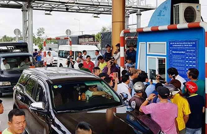 Cấm dừng xe quá 5 phút tại các trạm BOT