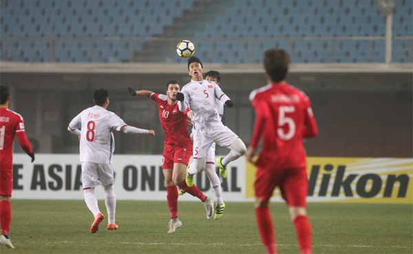 Hòa nghẹt thở Syria, U23 Việt Nam viết trang sử mới