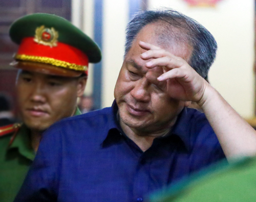Chiêu trò rút tiền ngân hàng tinh vi của Phạm Công Danh
