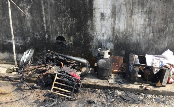 Cãi nhau với vợ, người chồng ôm bình gas tự thiêu