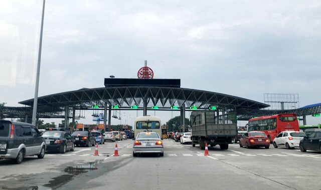 Từ 25/1, xử phạt ô tô dừng quá 5 phút ở trạm thu phí BOT