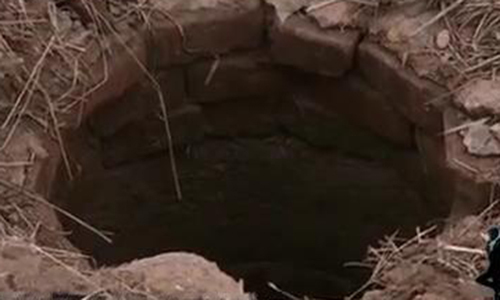 Đã ngoại tình với vợ người, con bày kế độc hại đối thủ