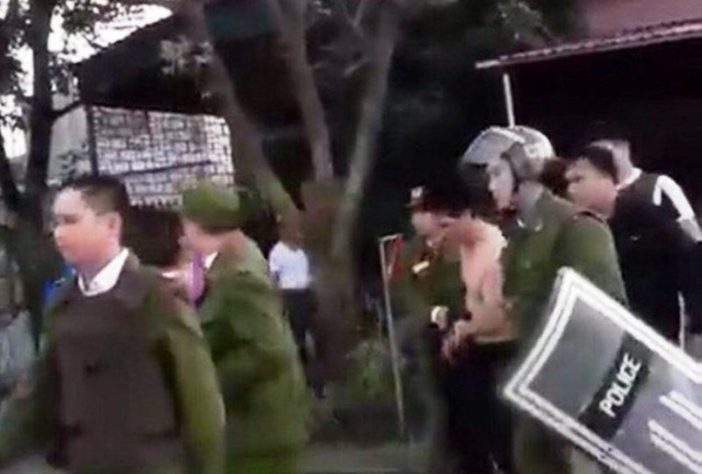 Cảnh sát 113 nổ súng khống chế thanh niên nghi 