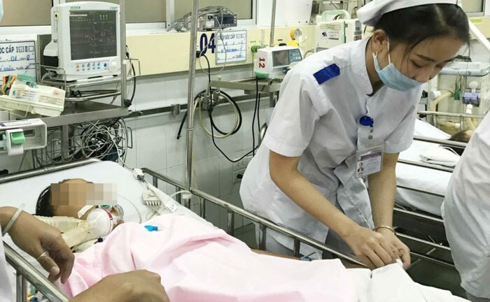 Bé gái nghi ngộ độc trà sữa tử vong do uống thuốc diệt cỏ?