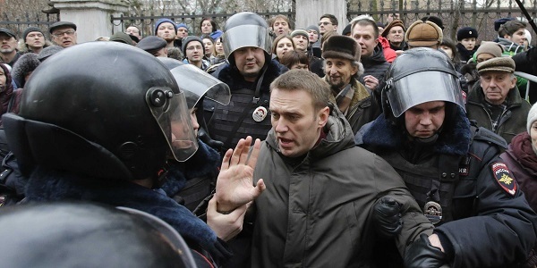 Cảnh sát Nga bắt lãnh đạo đối lập biểu tình bất hợp pháp