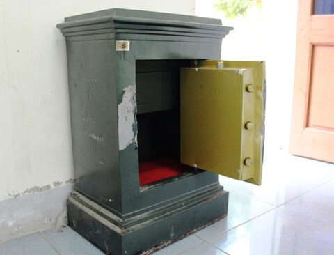 Khoan két sắt của gia đình, trộm gần 16 triệu đồng rồi tạo hiện trường giả