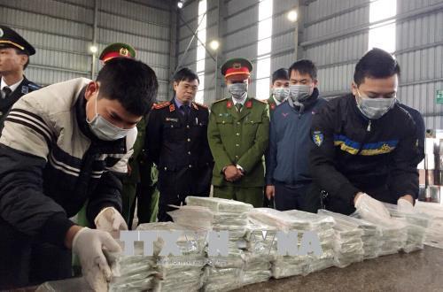 Tiêu hủy 300 bánh heroin trong vụ án ông
