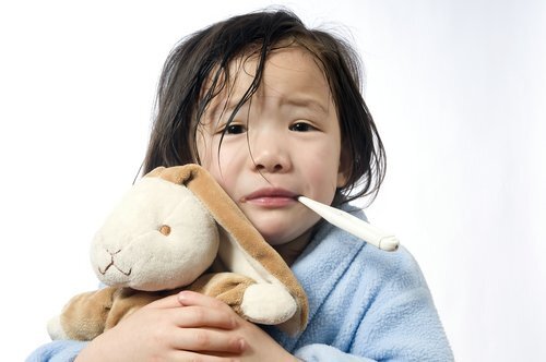 Những căn bệnh trẻ dễ mắc khi trời trở lạnh, mẹ cần biết cách phòng tránh
