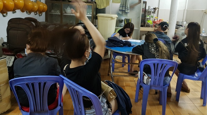 Kiểm tra quán karaoke, phát hiện 16 đối tượng đang sử dụng ma túy