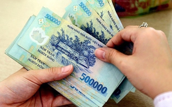 Ngân hàng hứa thưởng Tết cho nhân viên đến 7 tháng lương