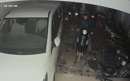 Video: Chiêu trò lừa bảo vệ rồi trộm xe máy cực tinh vi