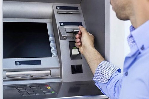 Sẽ giảm phí rút tiền từ máy ATM từ 1/3
