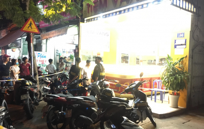 Điều tra vụ cướp tiệm vàng táo tợn ở Bình Dương