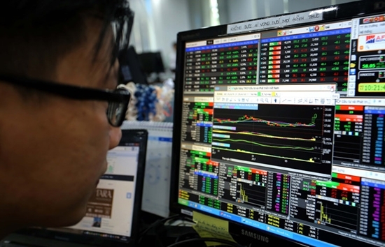 Ngay đầu tuần, chứng khoán Việt “bốc hơi” hơn 7 tỷ USD