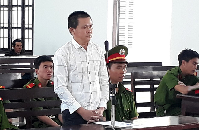 15 năm tù cho kẻ sát hại vợ rồi cứa cổ, nhảy lầu tự sát bất thành