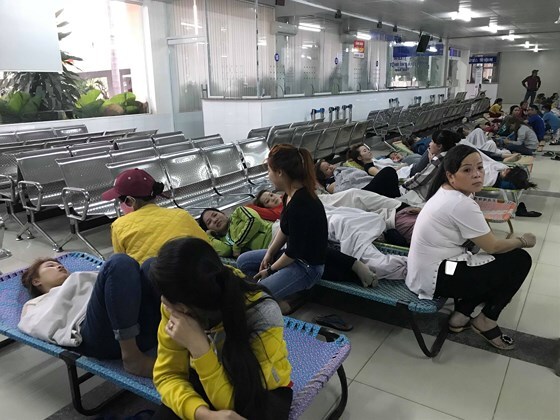 Hàng trăm công nhân ở Bình Dương nhập viện sau bữa ăn trưa