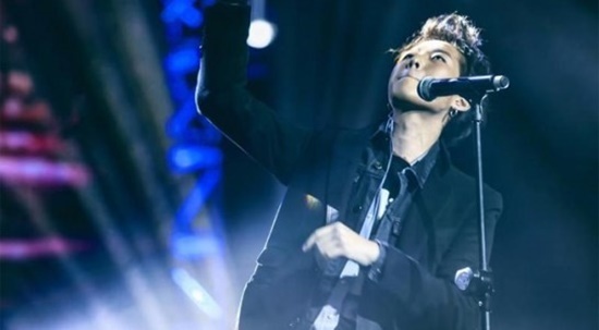 Nam ca sĩ Hàn quốc xấu số bất ngờ đột tử sau khi cầu hôn bạn gái