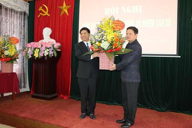 Phó chủ tịch Long Biên được giới thiệu làm Chủ tịch huyện Quốc Oai