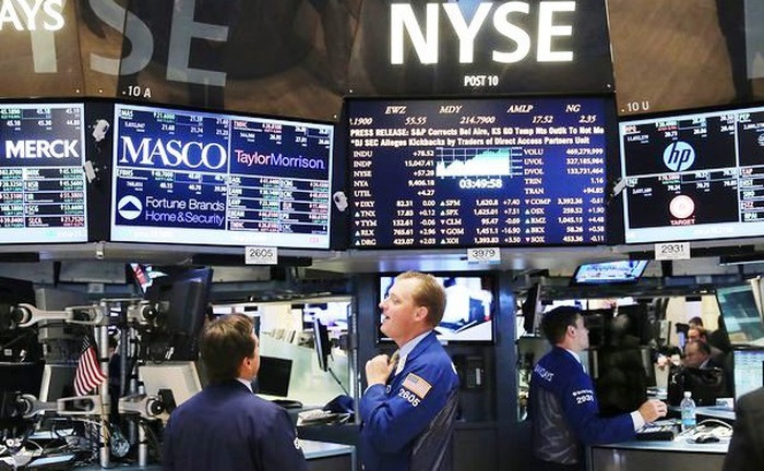 Mỹ: Nhà đầu tư đồng loạt rút tiền khỏi thị trường chứng khoán