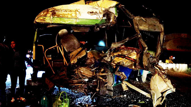 Đồng Nai: Xe bus đối đầu ô tô khách, 7 người thương vong