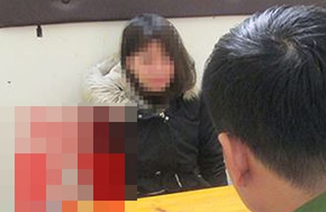 Hà  Nội: Bắt nữ học viên y tế chuyên đánh tráo điện thoại xịn