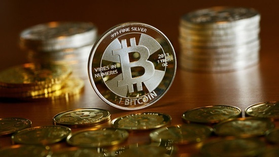Giá bitcoin hôm nay 15/2: Hồi phục thêm 700USD, trở lại ngưỡng 9.000 USD