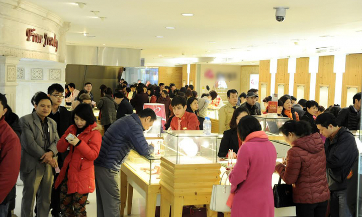 Đổ xô mua vàng ngày Thần Tài, làm sao để tránh 