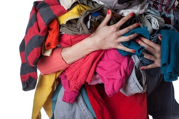 Tác hại khôn lường nếu mặc quần áo ẩm trong những ngày trời nồm