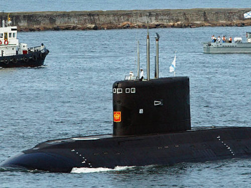 Iran công bố chế tạo tàu ngầm hạt nhân bất chấp cảnh báo của Mỹ