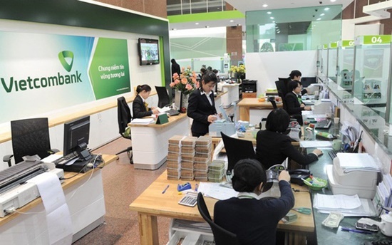 Vietcombank tăng phí SMS Banking lên 11.000 đồng, người dùng tính chuyển ngân hàng