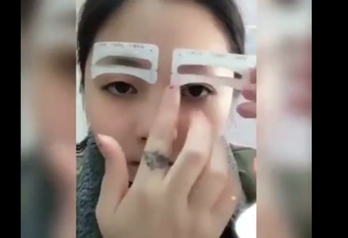 Mách chị em cách vẽ lông mày nhanh trong 'một nốt nhạc' khiến bao chàng mê mẩn