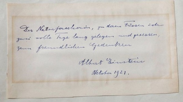 Thư tình của Albert Einstein có giá gần 140 triệu