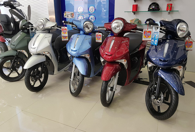 Xe máy đồng loạt giảm giá, SH mất tới 20 triệu đồng sau Tết Nguyên đán