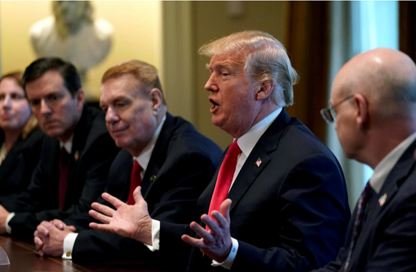 Mỹ tăng thuế thép và chiến tranh thương mại sẽ ảnh hưởng đến thế giới ra sao?