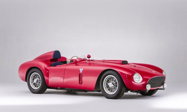 Kho siêu xe cổ triệu đô, chiếc “bèo” nhất cũng tối thiểu 100.000 USD