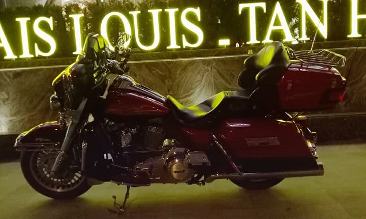 Cận cảnh siêu mô tô Harley có giá 1,8 tỷ đồng trên đường phố Hà Nội 