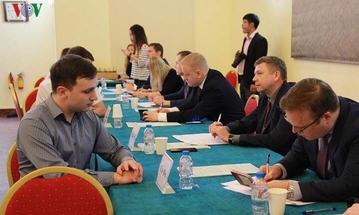 Hàng trăm công dân Nga bầu cử Tổng thống tại Hà Nội