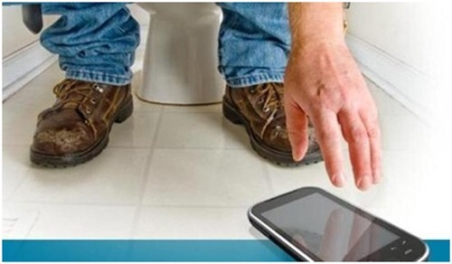 Hy hữu nam thanh niên bị liệt hoàn toàn vì ngồi nghịch điện thoại trong toilet