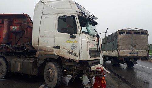 4 vụ tai nạn liên tiếp trên cao tốc Pháp Vân khiến 5 người tử vong