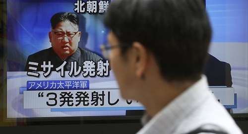 Nhật Bản nhờ Hàn Quốc tổ chức hội nghị thượng đỉnh với ông Kim Jong-un