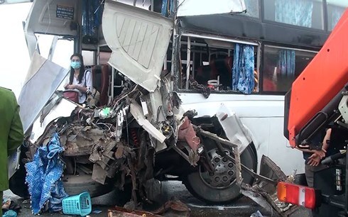 Vụ xe cứu hỏa đấu đầu xe khách trên cao tốc: 1 chiến sĩ cảnh sát tử vong