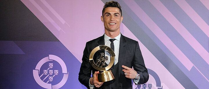 Đoạt giải cầu thủ xuất sắc nhất, Ronaldo khẳng định mình là số một