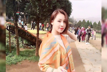Cô gái bị đồn là bồ nhí lãnh đạo Thanh Hóa mở lại facebook, đăng