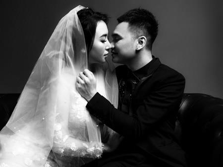 Hé lộ bộ ảnh cưới đen trắng của Khắc Việt và vị hôn thê DJ nóng bỏng