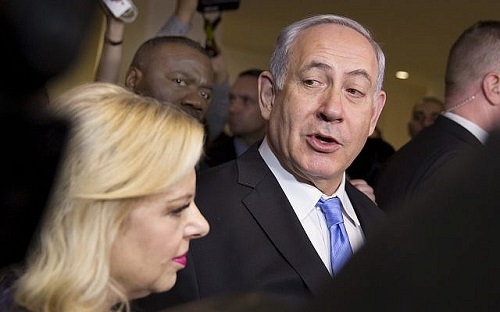 Thủ tướng Israel cùng vợ và con trai tiếp tục bị thẩm vấn vì cáo buộc tham nhũng