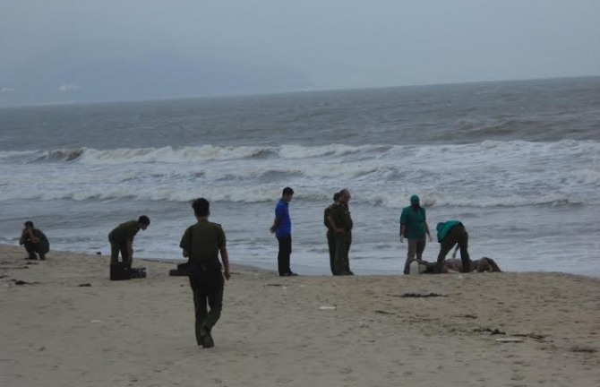 Phát hiện thi thể đang phân hủy trôi trên biển Bình Thuận